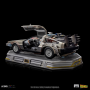 Масштабная модель DeLorean из фильма Назад в будущее