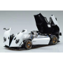 Масштабная модель Pagani Zonda HP Barchetta Carbon Fibre White LCD 1/18