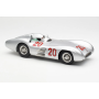 Масштабна модель Mercedes F1 W196 Streamliner n20 Kling France GP 1954 CMC 1/18