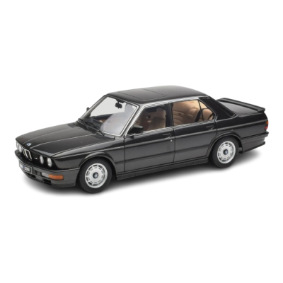 Масштабна модель BMW M535i E28 Diamond Black AUTOart 1/18