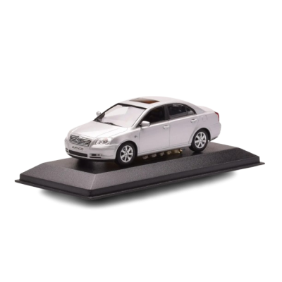 Масштабна модель Toyota Avensis T25 2002 Sedan Silver Metallic Minichamps 1/43