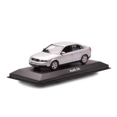 Масштабна модель Audi A4 B6 Sedan 2001 Silver Minichamps 1/43