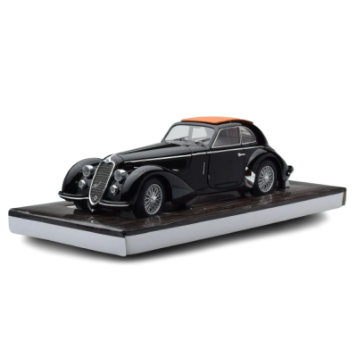 Масштабная модель Alfa Romeo 8C 2900B Lungo Black Minichamps 1/18